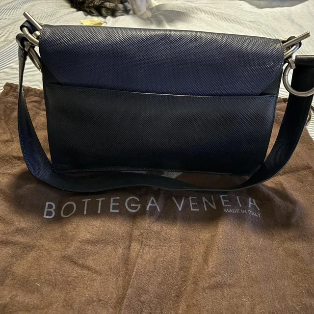 Bottega Veneta Women's Crossbody bags - Navy/Blue in blue from Depop, photo 1 of 1