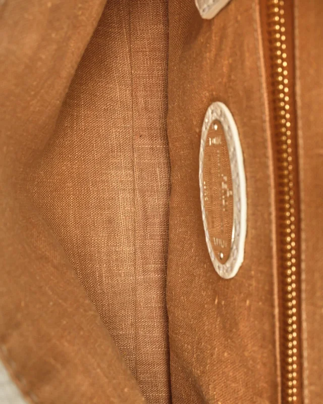 Fendi Medium Peekaboo Bag in Caviar leather from A Retro Tale, photo 9 of 10