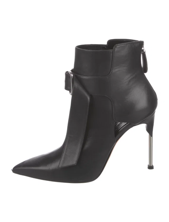 Alexander McQueen Leather Boots in black Leather from The RealReal