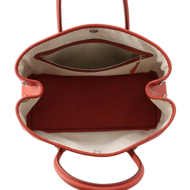 Hermès Garden Party Rouge duchesse Country Leather Size TPM in Red Leather from GALLERY RARE, photo 2 of 2