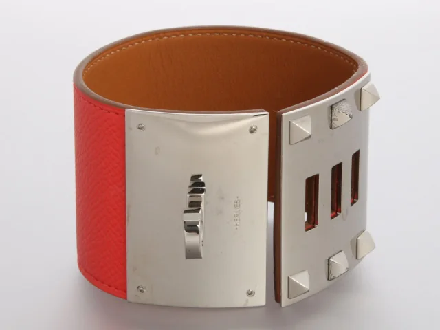Hermès Rose Texas Epsom Kelly Dog Extreme Bracelet in Pink Epsom leather from Ann's Fabulous Finds, photo 5 of 6