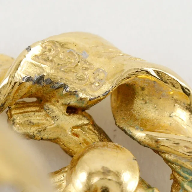 Chanel Round Coco Mark Earrings Vintage in Blue Gold-plated metal from LuxUness, photo 8 of 10