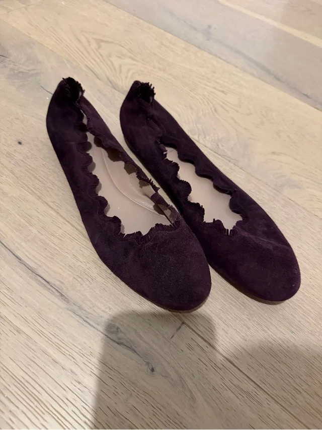 Chloé Chlo Lauren Scalloped Suede Flats Burgundy Size 40.5 in purple Suede from Poshmark