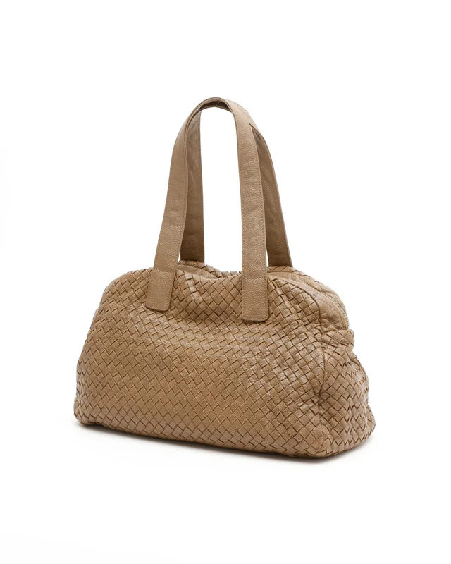 Bottega Veneta Intrecciato Boston Bag in Woven leather from A Retro Tale, photo 2 of 11
