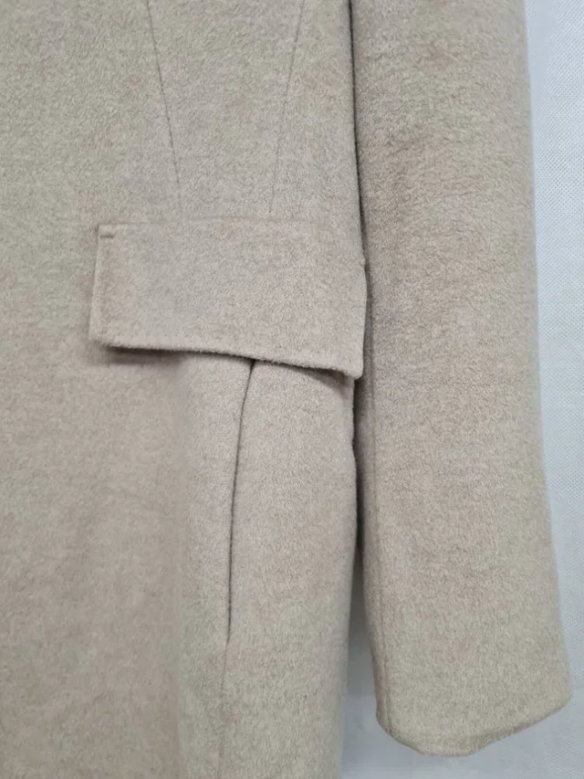 Max Mara Pure wool long coat Beige Size: 14 in Beige Wool from Oxfam Online Shop