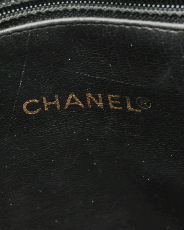 Chanel CC Caviar Tote Bag in Caviar leather from A Retro Tale, photo 8 of 10