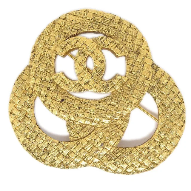 Chanel 1994 Woven Brooch Pin Gold 1255 in Gold Woven leather from AMORE Vintage Tokyo