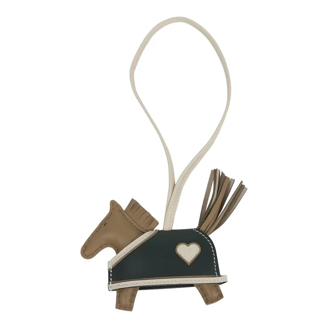 Hermès Rodeo Robeo Coeur Charm PM Beige Marfa, Craie, Vert Mangrove Milo Lambskin in White Lambskin from Madison Avenue Couture