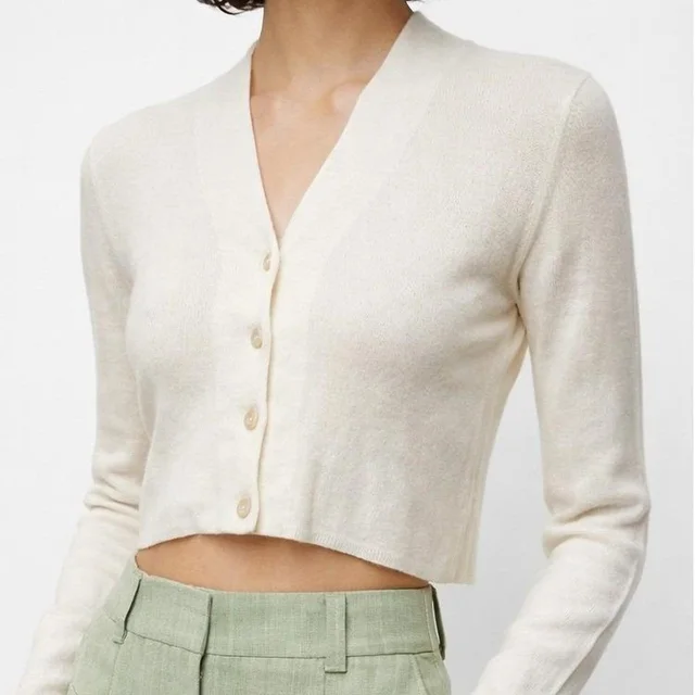 Jacquemus Women's Cardigan - Cream - 34 in White from Depop