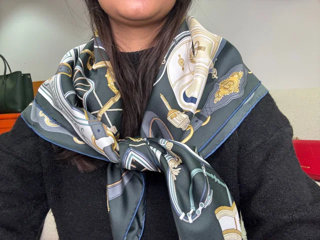 Hermès 90* silk Scarf in Silk from Luxury Promise
