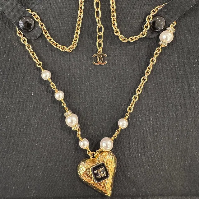 Chanel Pearl & Heart Necklace from Luxury Promise