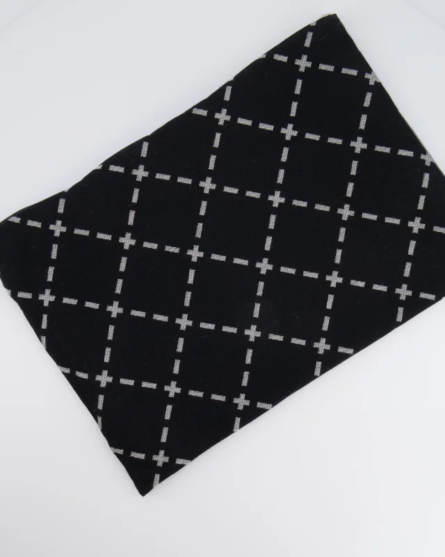 Chanel Grey and Black Wool Blanket, with Pouch and Eye Mask Set with CC Logo Prints in Black Wool from Sellier, photo 9 of 10