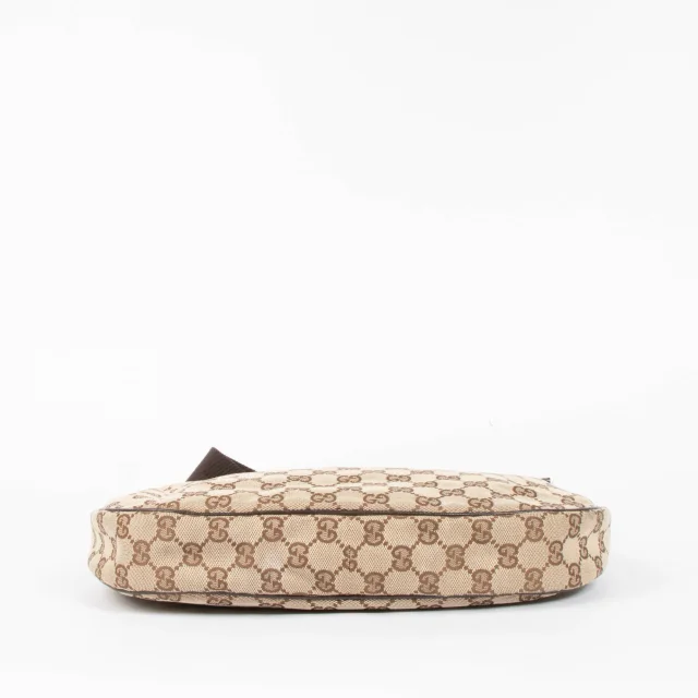 Gucci GG Canvas Crossbody Bag in Canvas from Labellov, photo 4 of 5