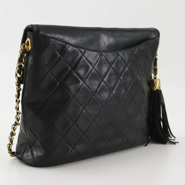 Chanel Matelasse Lambskin Shoulder Bag in Black Lambskin from LuxUness, photo 3 of 20