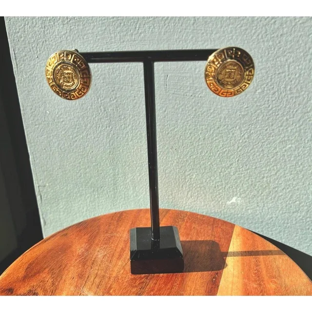 Givenchy Women's Jewelry - Gold in gold from Depop, photo 1 of 1