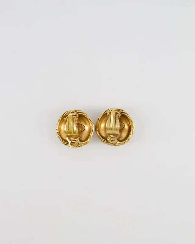 Chanel Vintage 94A Gold Round Cabled Spiral Clip on Earrings with CC Logo Detail in Gold from Sellier, photo 7 of 7