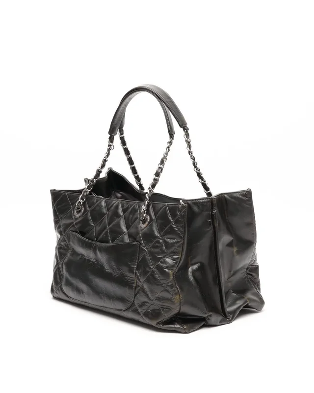 Chanel Patent CC Chain Tote Bag in Patent leather from A Retro Tale, photo 3 of 12