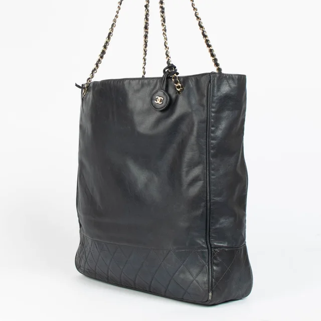 Chanel Dark Blue Leather Vintage Tote Bag in Blue Leather from Labellov, photo 2 of 2