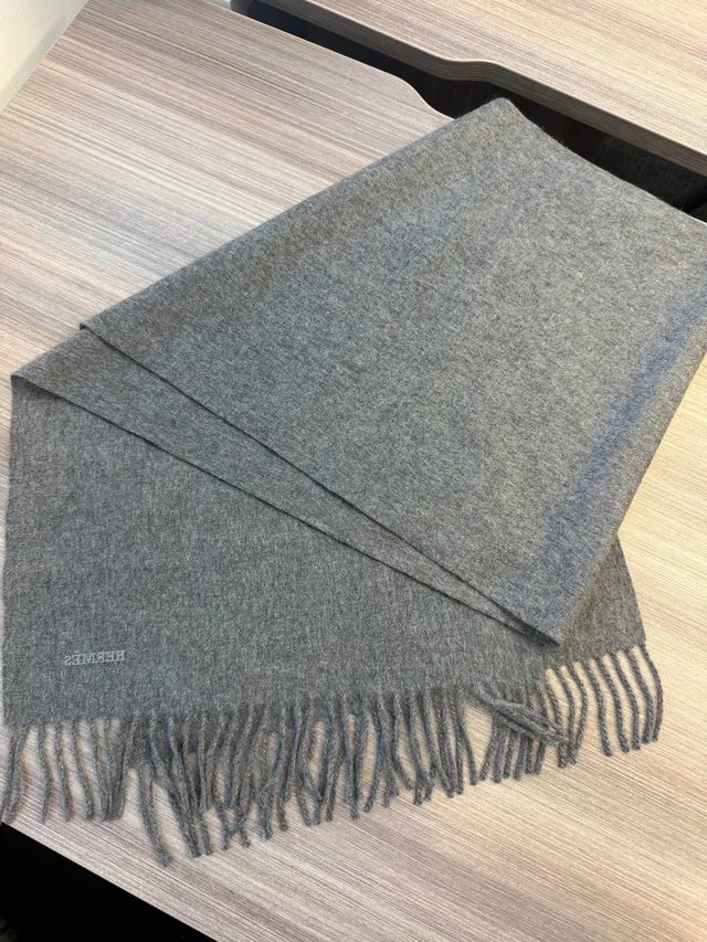 Hermès Cashmere Scarf - Grey in Grey Cashmere from Luxury Promise