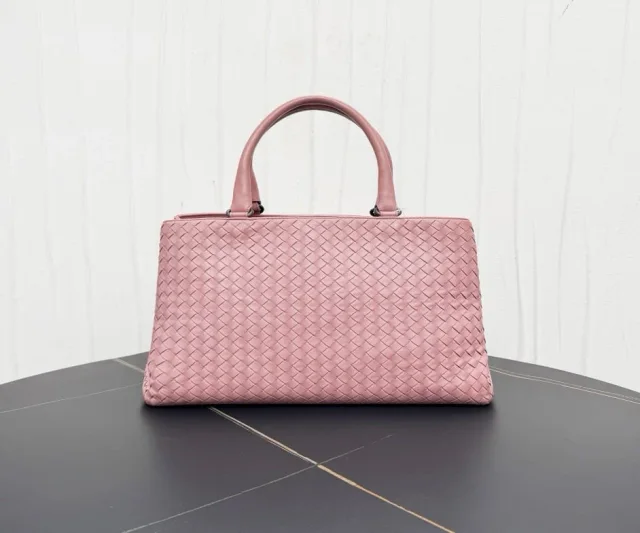 Bottega Veneta Sakura Tote handbag 40 from Luxury Promise
