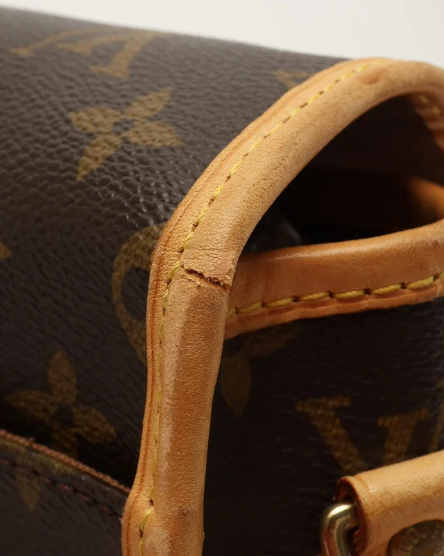 Louis Vuitton Monogram Sologne Crossbody Bag in Coated canvas from A Retro Tale, photo 7 of 10