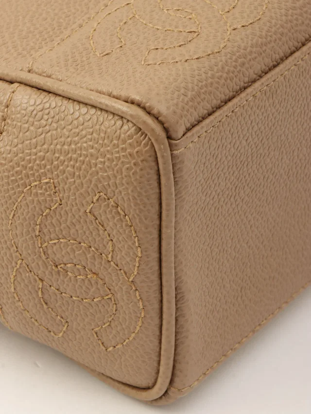 Chanel Circa 1997 Caviar Skin 6CC Mark Stitch Shoulder Bag, Beige in Beige Caviar leather from VINTAGE QOO TOKYO, photo 8 of 12