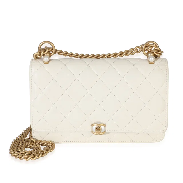 Chanel White Quilted Calfskin Pearl Cc Wallet On Chain Leather Handbag in White Calfskin from HEWI