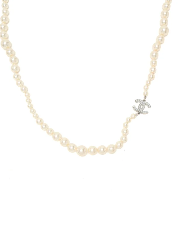 Chanel Coco Mark Pearl Long Necklace from A Retro Tale, photo 2 of 3
