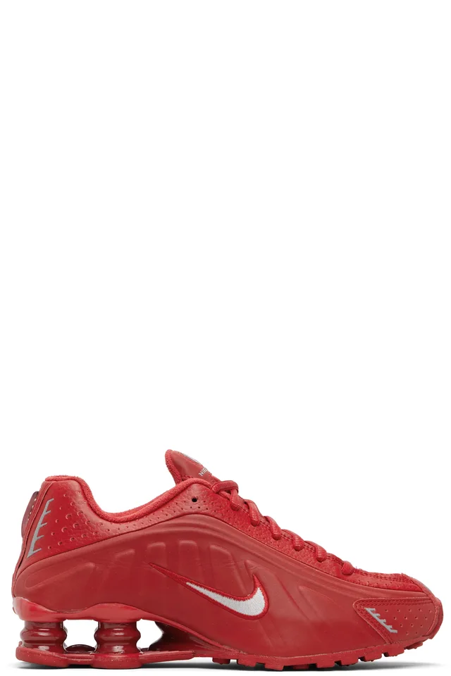Red Shox R4 Sneakers