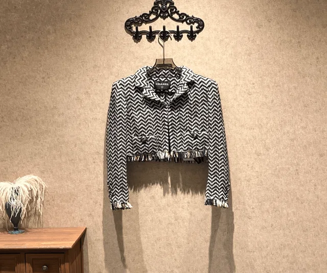 Chanel Snow Collection Tweed Fringed Jacket / Size 34 / 99% New / 42420 in Tweed from Luxury Promise