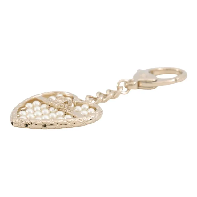 Chanel Heart Bag CharmABG045 Metal Faux Pearl from GALLERY RARE, photo 2 of 9