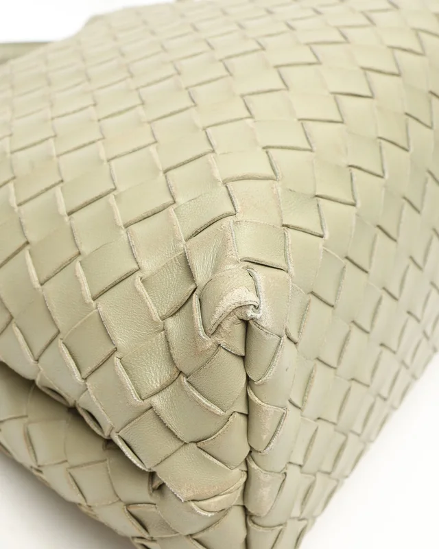 Bottega Veneta Intrecciato Medium Andiamo Bag in Woven leather from A Retro Tale, photo 7 of 9