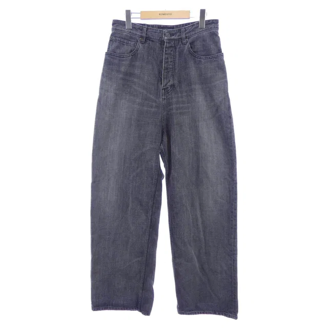 Balenciaga Pants & jeans from LuxUness
