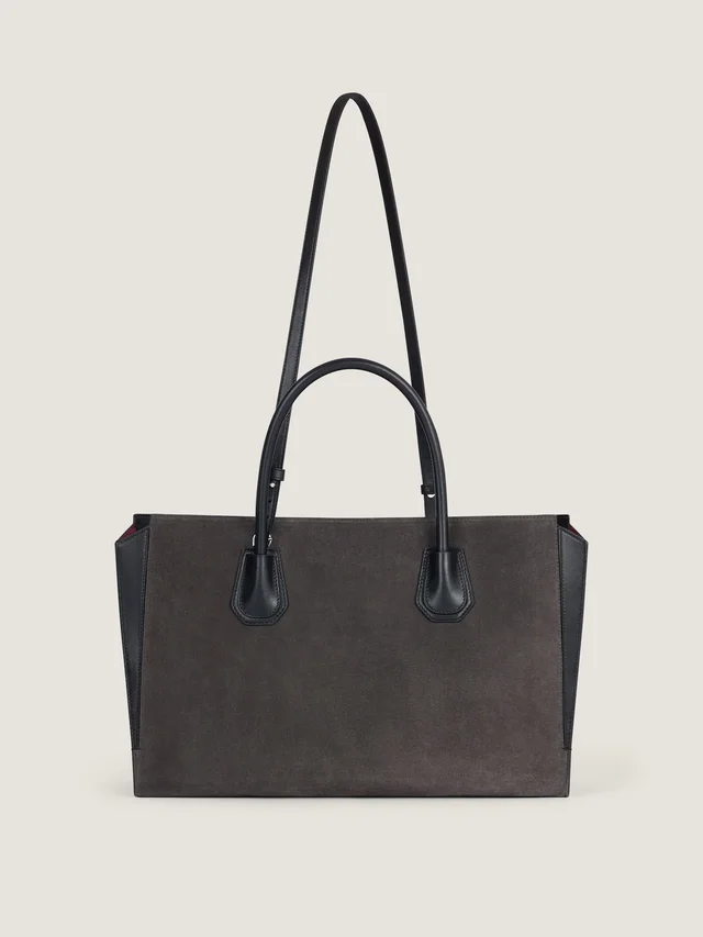 Givenchy Medium Antigona Catchall Bag, photo 3 of 7 from SENSER