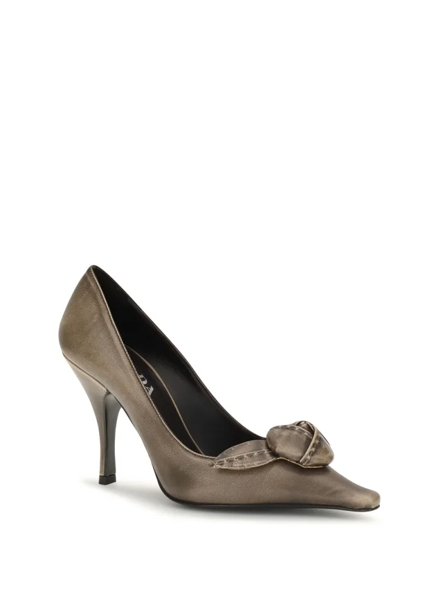 Prada Leather Pumps with rose applique, photo 2 of 4 from SENSER