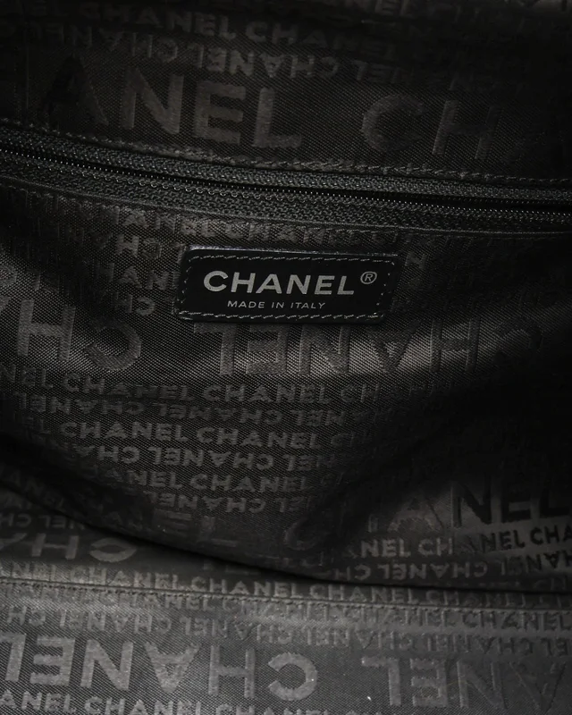 Chanel CC Boston Bag in Caviar leather from A Retro Tale, photo 8 of 11