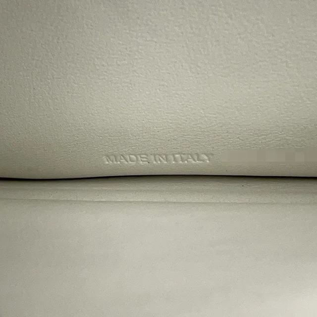Balenciaga ChainShoulder Crash White716393210J09001 Leather Size Medium in Leather from GALLERY RARE, photo 17 of 17