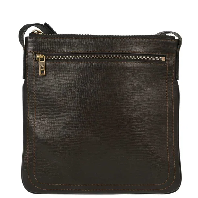 Louis Vuitton 2010 Brown Utah Pochette Shawnee Shoulder Bag M93452 in Brown Leather from AMORE Vintage Tokyo