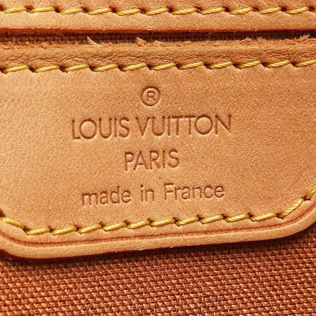 Louis Vuitton Monogram Keepall Bandoulière 60 Weekend Bag in Coated canvas from A Retro Tale, photo 9 of 12