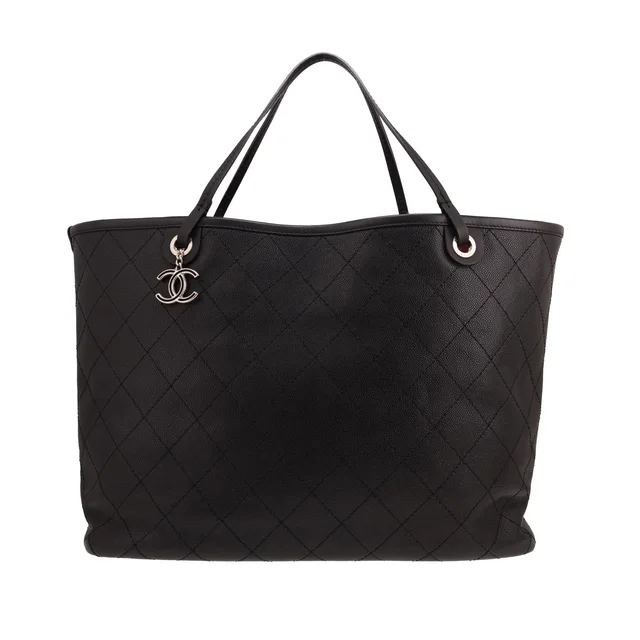 Chanel ‘Shopper Fever’ tote bag in black quilted leather in Black Leather from Collector Square, photo 2 of 3