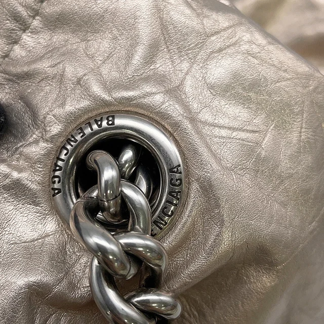 Balenciaga Crash Tote Bag MetalicBeige742941 Leather Size Medium in Leather from GALLERY RARE, photo 7 of 11