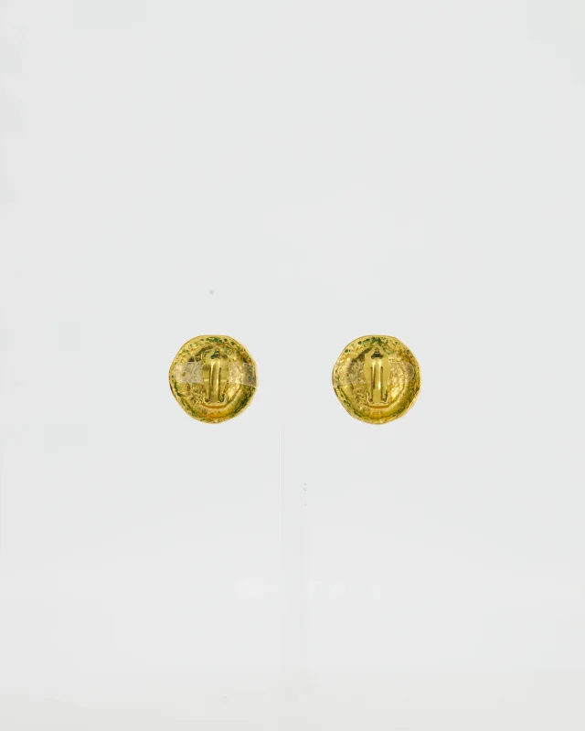 Chanel Vintage Gold-Plated Clip-on Earrings with a Simulated Pearl Centre in Gold from Sellier, photo 3 of 7