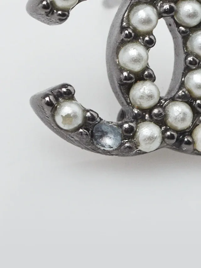 Chanel Faux Pearl Mini CC Stud Earrings from Yoogis, photo 5 of 5