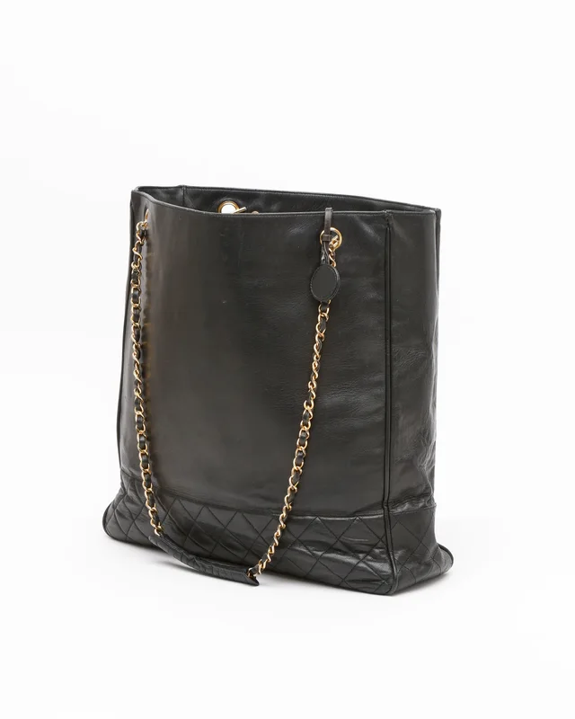 Chanel CC Matelassé Chain Tote Bag in Leather from A Retro Tale, photo 3 of 10