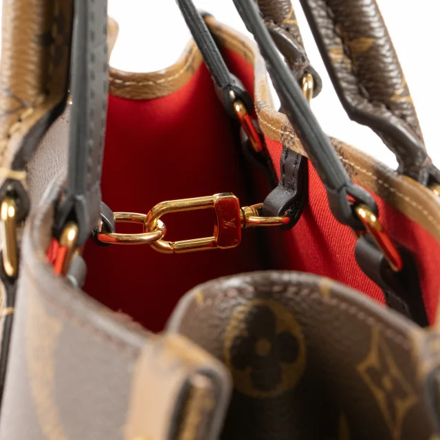 Louis Vuitton Monogram Giant Onthego MM Bag in Canvas from Labellov, photo 6 of 6