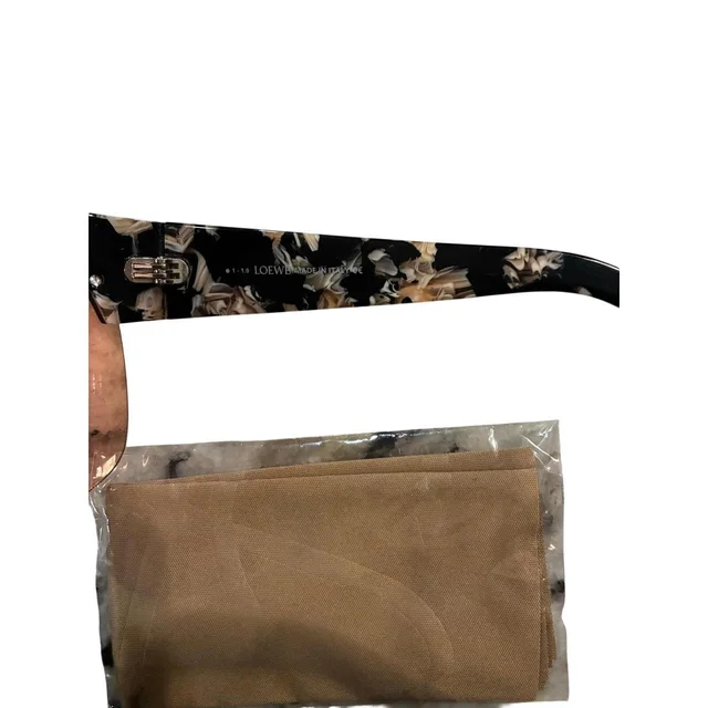 Loewe Women's Sunglasses - Pink/Brown in brown|pink|red from Depop, photo 6 of 7
