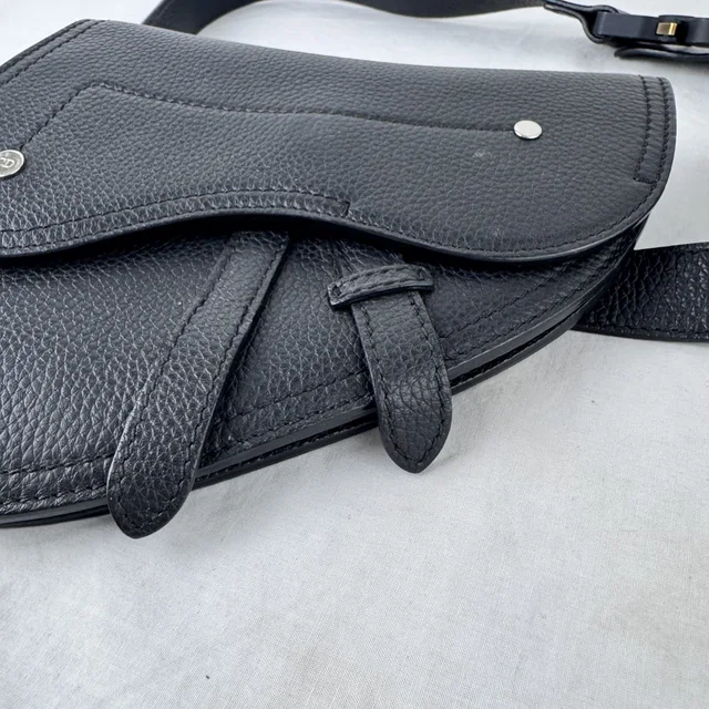Dior Saddle Belt Bag in calfskin, Calfskin leather, grained calfskin, Metal from Reowned, photo 6 of 9