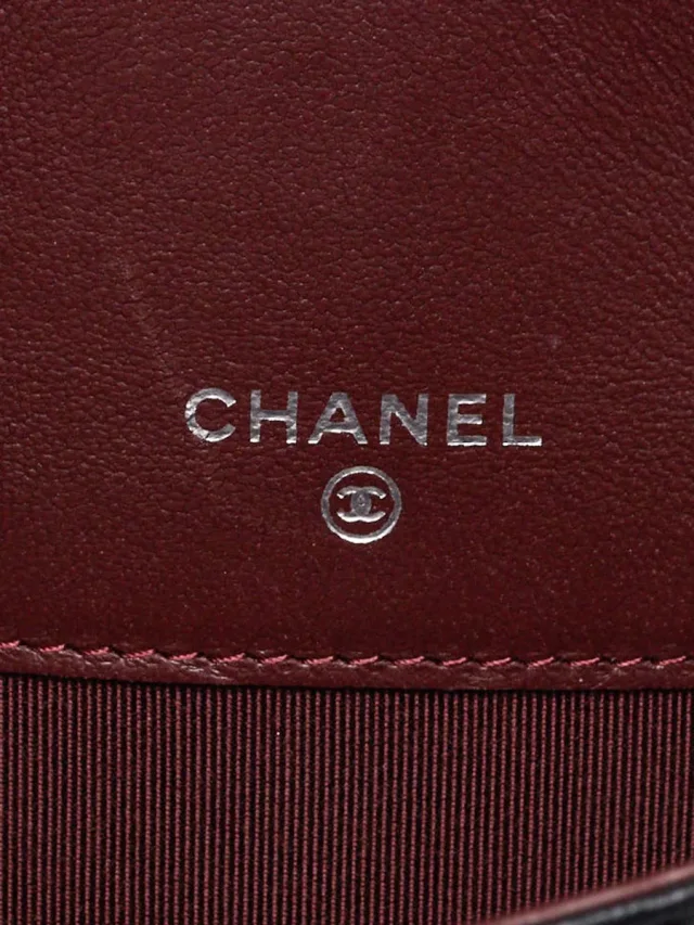 Chanel Black Quilted Lambskin Leather Small CC Ipad Mini Pouch in Black Lambskin from Yoogis, photo 5 of 7