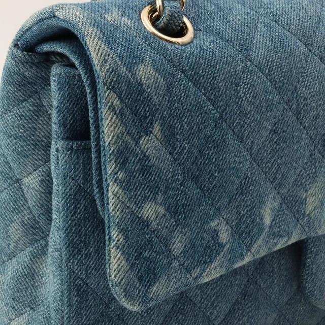 Chanel 2019年代頃製 Denim CC Turn Lock Chain Shoulder Bag Indigo from VINTAGE QOO TOKYO, photo 14 of 18