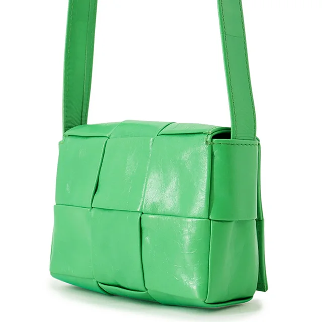 Bottega Veneta Maxi INTRECCIATO Candy Cassette Green Leather in Green Woven leather from GALLERY RARE, photo 2 of 3